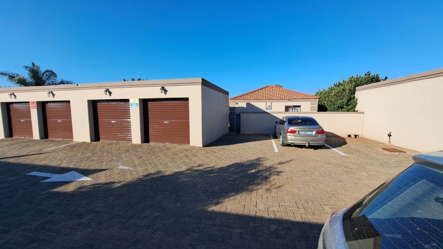 2 Bedroom Property for Sale in Langenhovenpark Free State